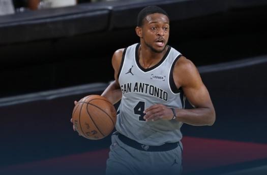 圣诞大战三杀封神！马刺117-102力克雷霆，豪取8连胜，文班亚马关键救主💥