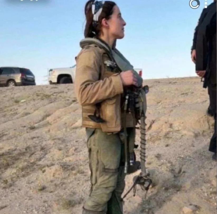 科威特美军女飞行员获救，2架战机坠毁实锤，真相更魔幻。

表明至少2架美军战机坠