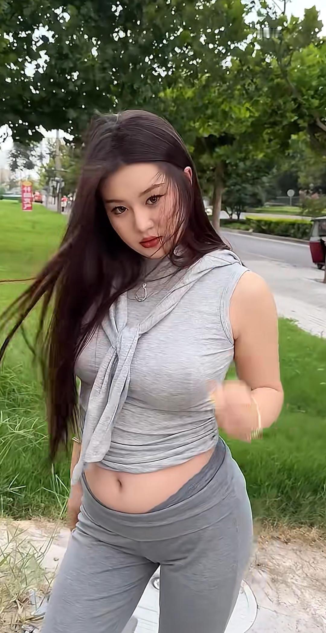 #自然美才是真的美 #美不美你说了算 #穿出自信穿出美丽 #好不好看你们说了算 