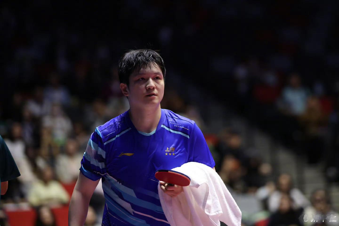 樊振东真的太强了，你看他的比赛，就觉得特别特别稳。我百分百看好樊振东夺得十五运会