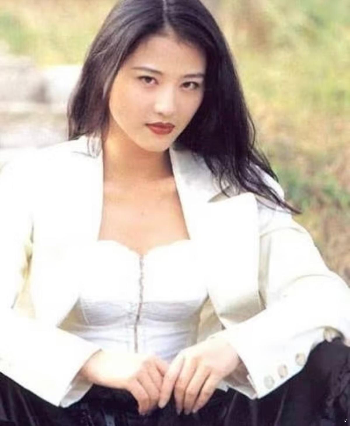周海媚 年轻时的神魂美颜 