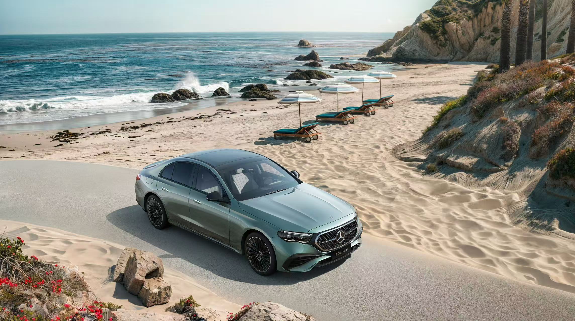 在传统豪华品牌阵营中，奔驰的地位始终首屈一指。它不仅是品质与格调的代名词，更常与