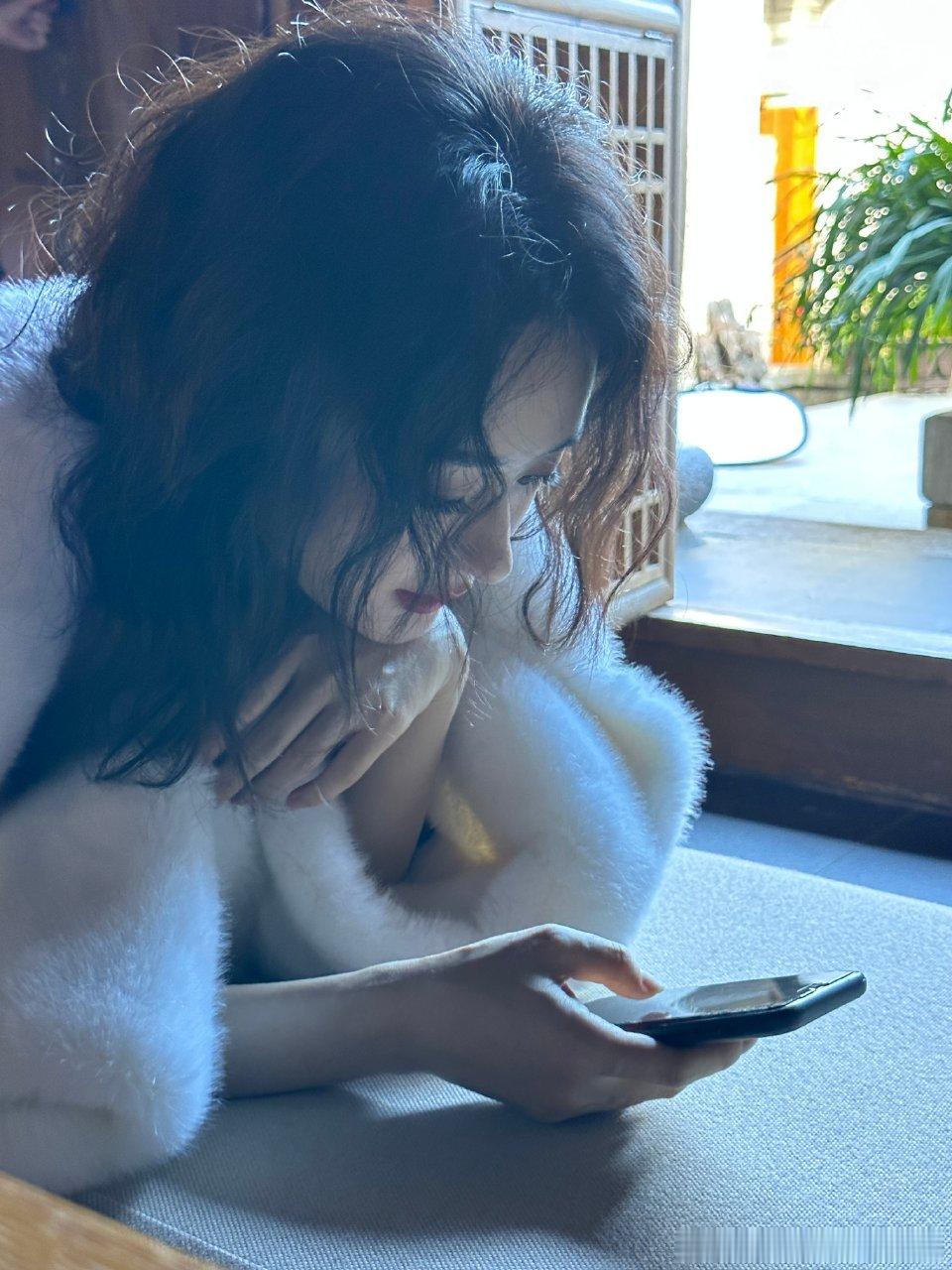 赵丽颖赵丽颖出道二十周年 赵丽颖 “你听风 听到了吗 它在替我诉说爱意“🎐𝓓