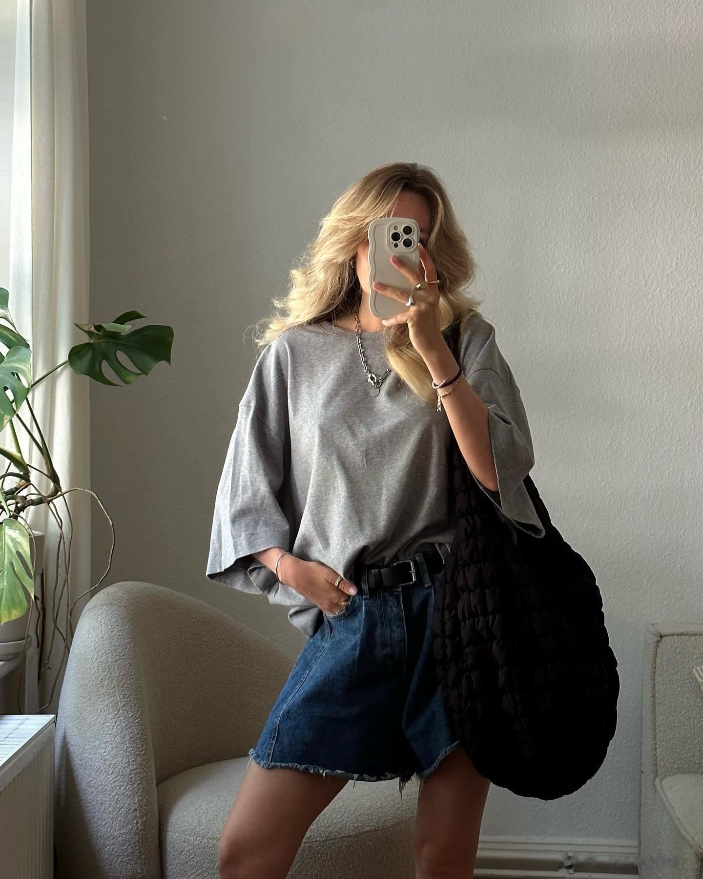 Rebekka 女生的oversized穿搭参考 ​​​