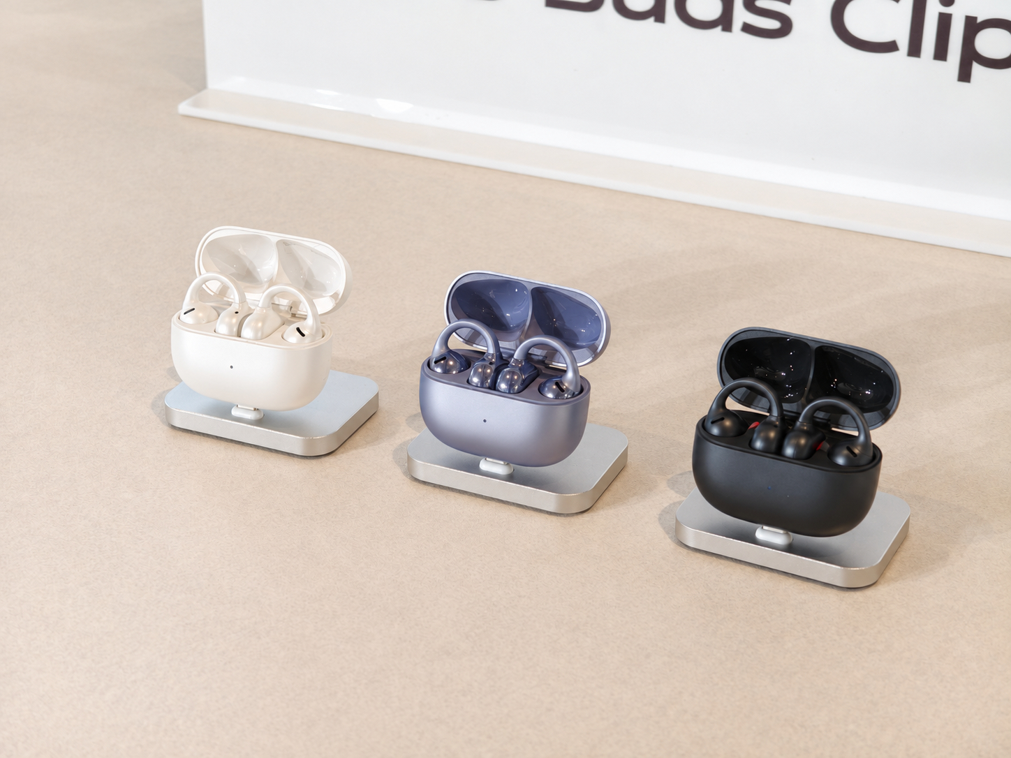 特意去产品体验区试了一下 vivo Buds Clip耳夹耳机，佩戴无感很舒服。