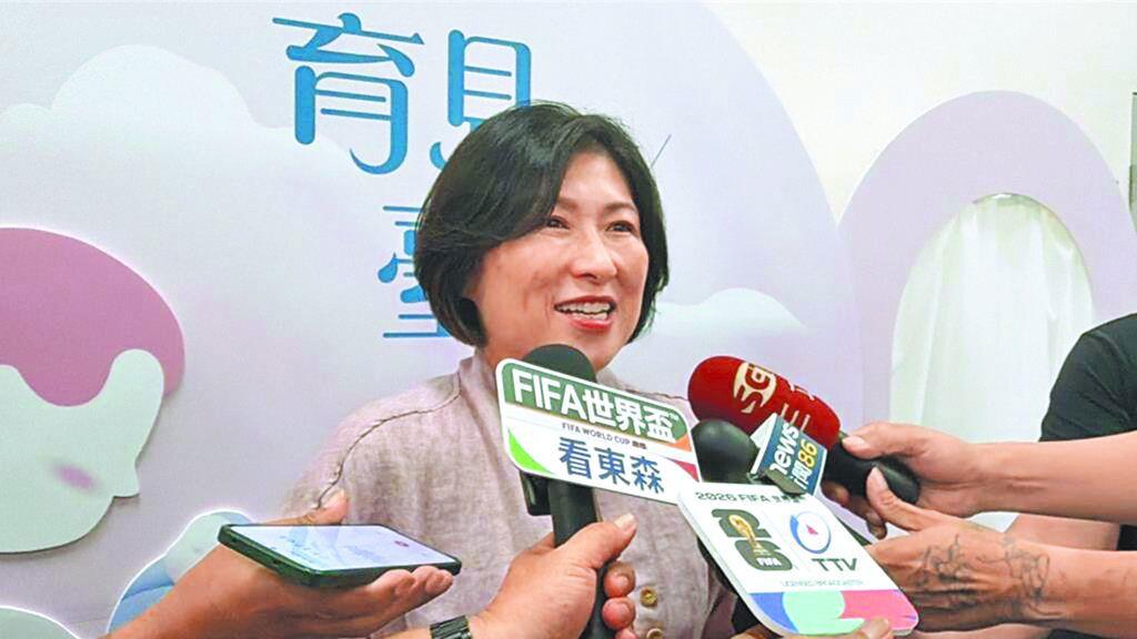 凤梨释迦掀论战  民进党迟早下台

台东县长饶庆铃以预录影片方式参加海峡论坛，陆