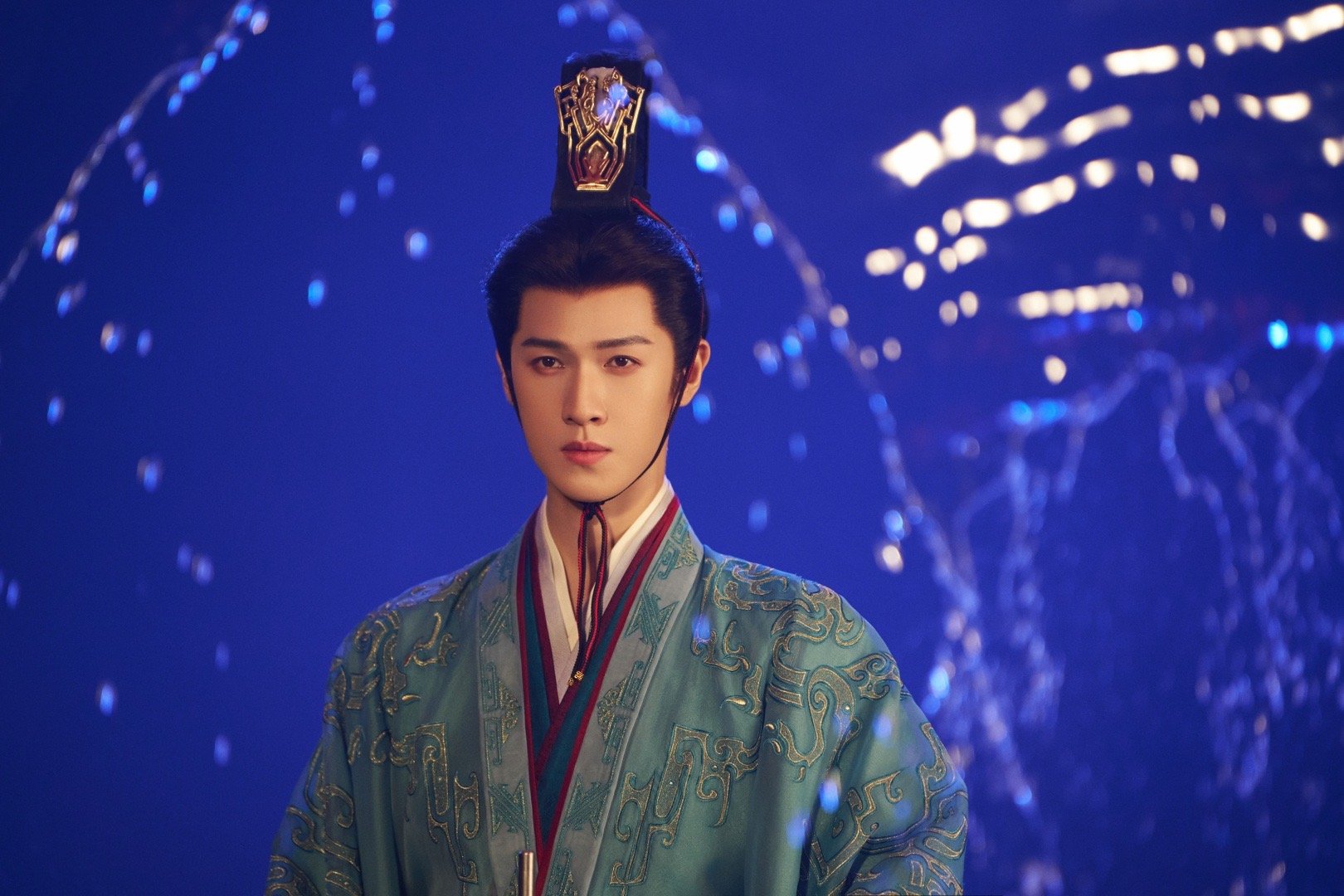 李昀锐宇文良时侧拍花絮李昀锐宇文良时侧拍 李昀锐宇文良时侧拍花絮，尽显南苑王的沉