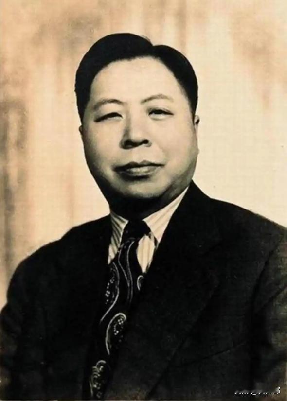 1952年10月，蒋介石在台湾草山官邸举办寿宴，特意邀约时任台湾省主席的吴国桢夫