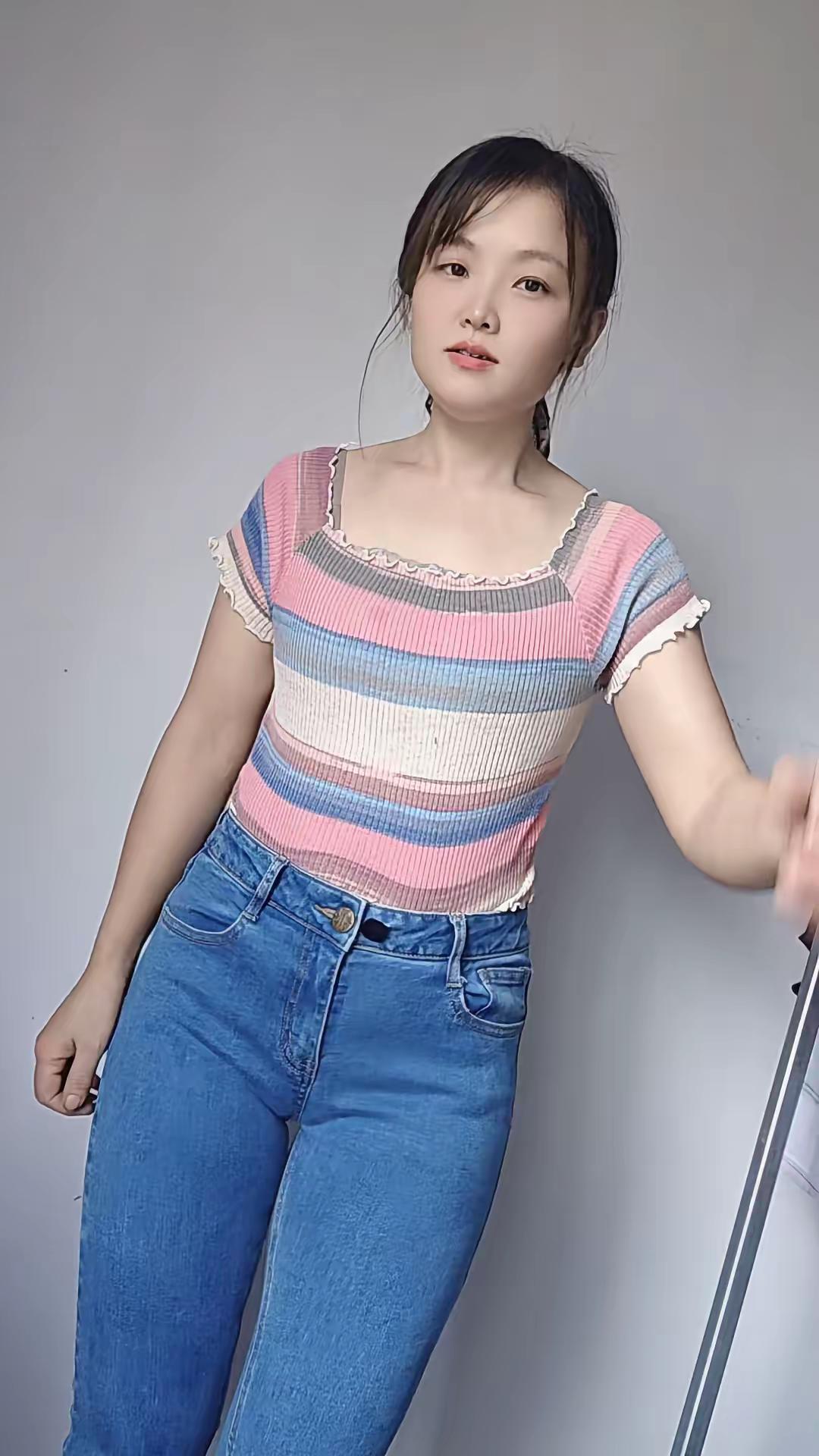 牛仔裤女孩