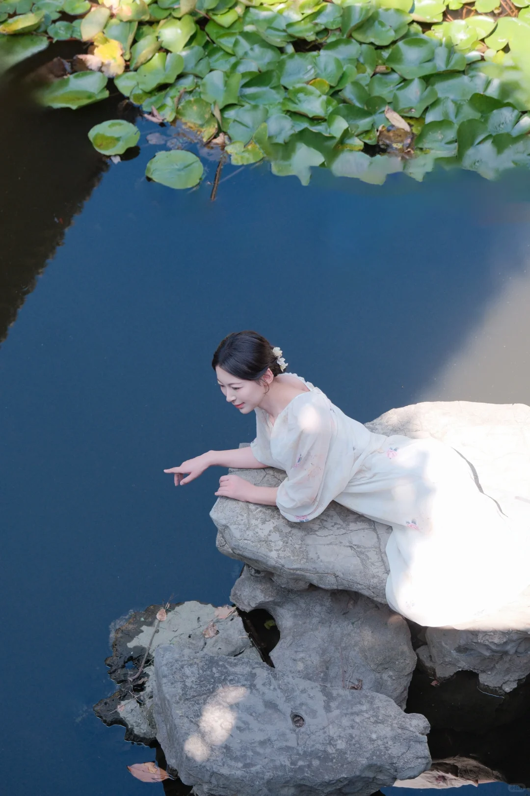 国风自带的清冷感，新中式园林真的好拍