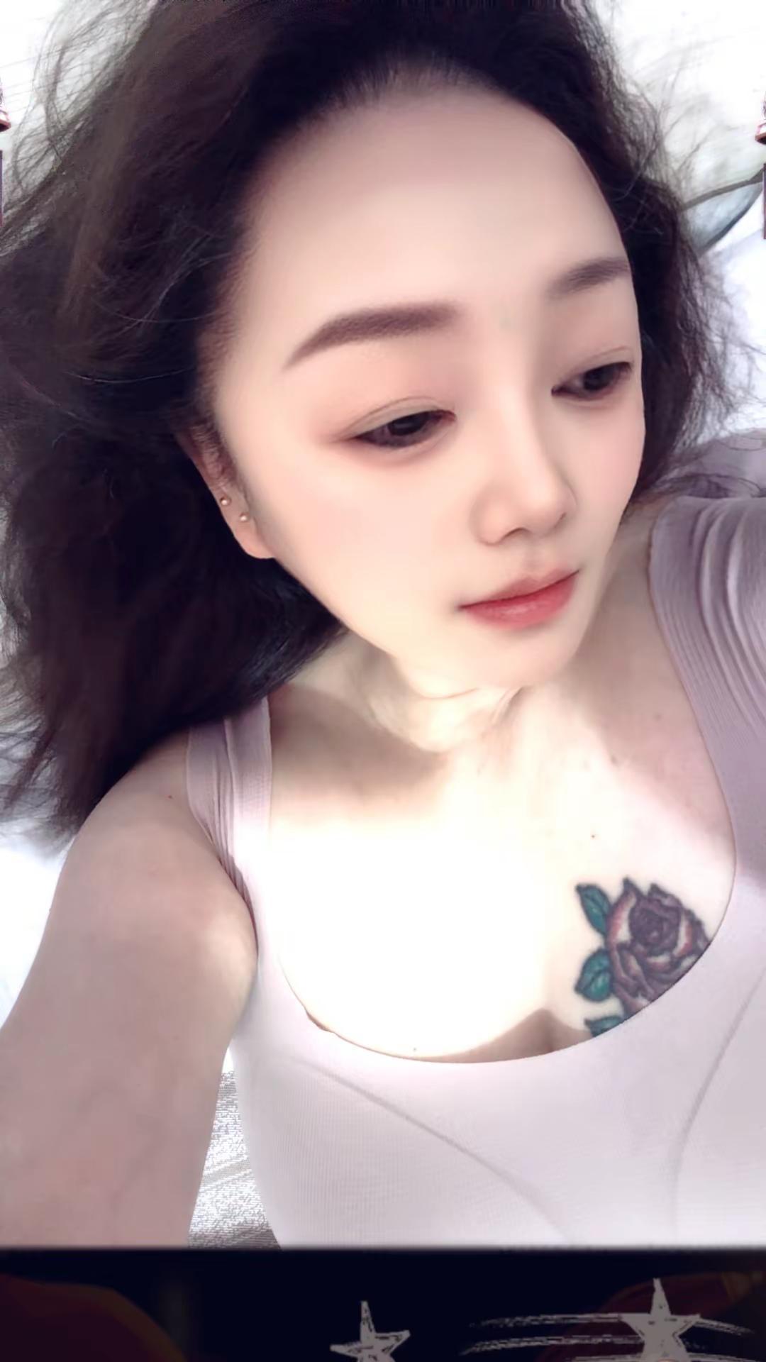 突然好喜欢这首歌。所以就记录了。