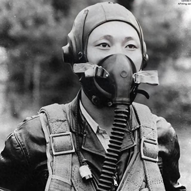 1953年，年仅21岁的朝鲜飞行员，开着当时世界上最先进的战机投诚美国，并获得1