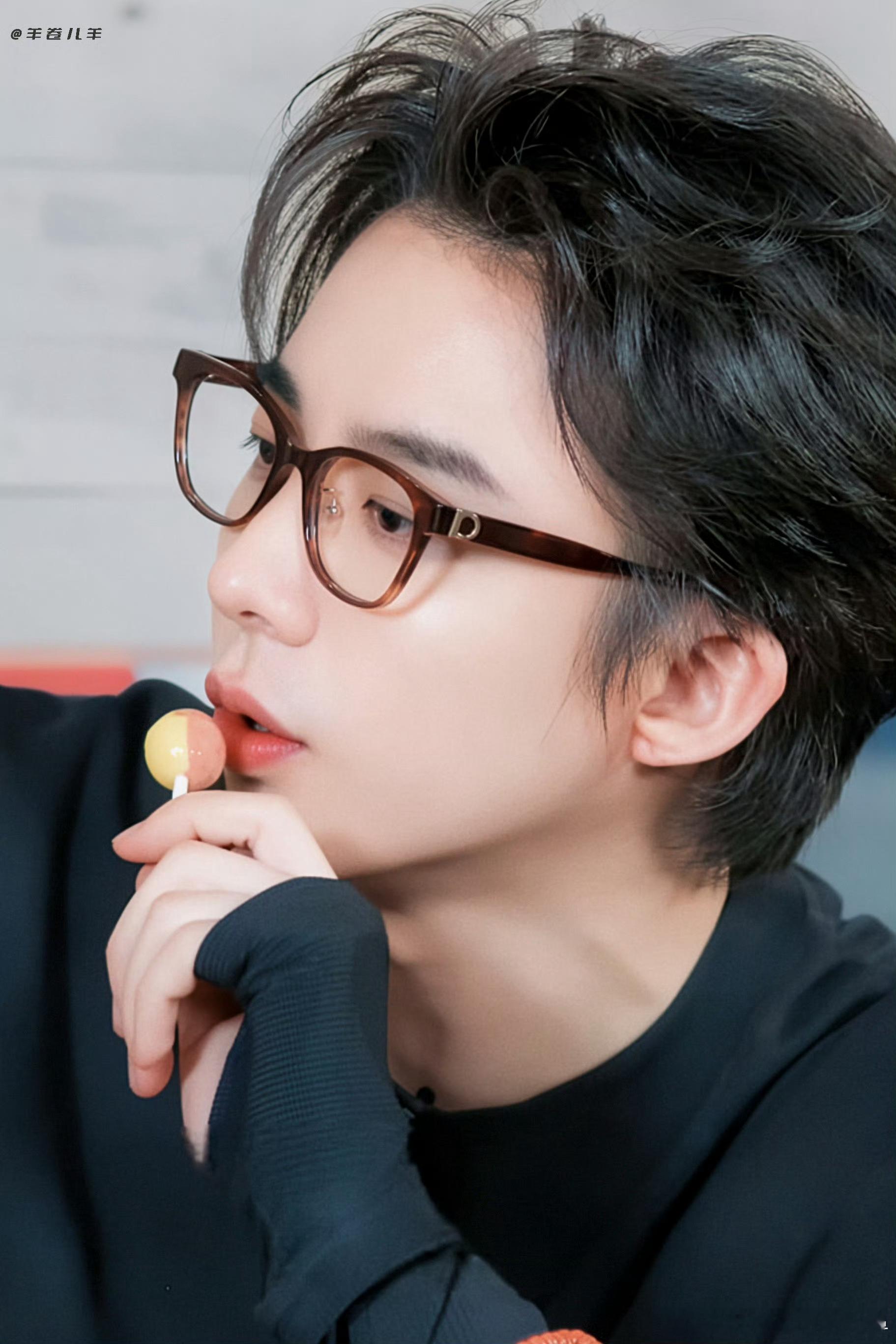 对啊。她的原唱是刘宇宁。她的原唱是刘宇宁 ​​​