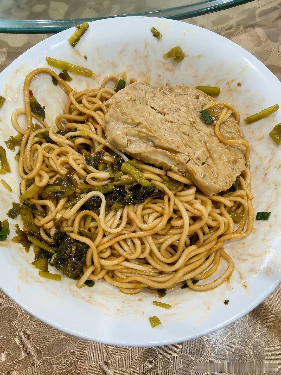 长兴干挑面真的无敌好吃，疯狂安利给你们，还有丁莲芳的粉丝汤！ 