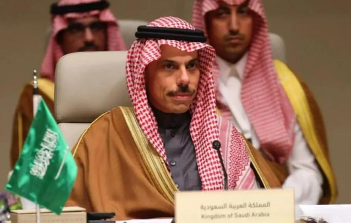 阿拉伯世界“全线反水”，集体教以色列做人！

以色列这是彻底疯了？刚在加沙开着酷