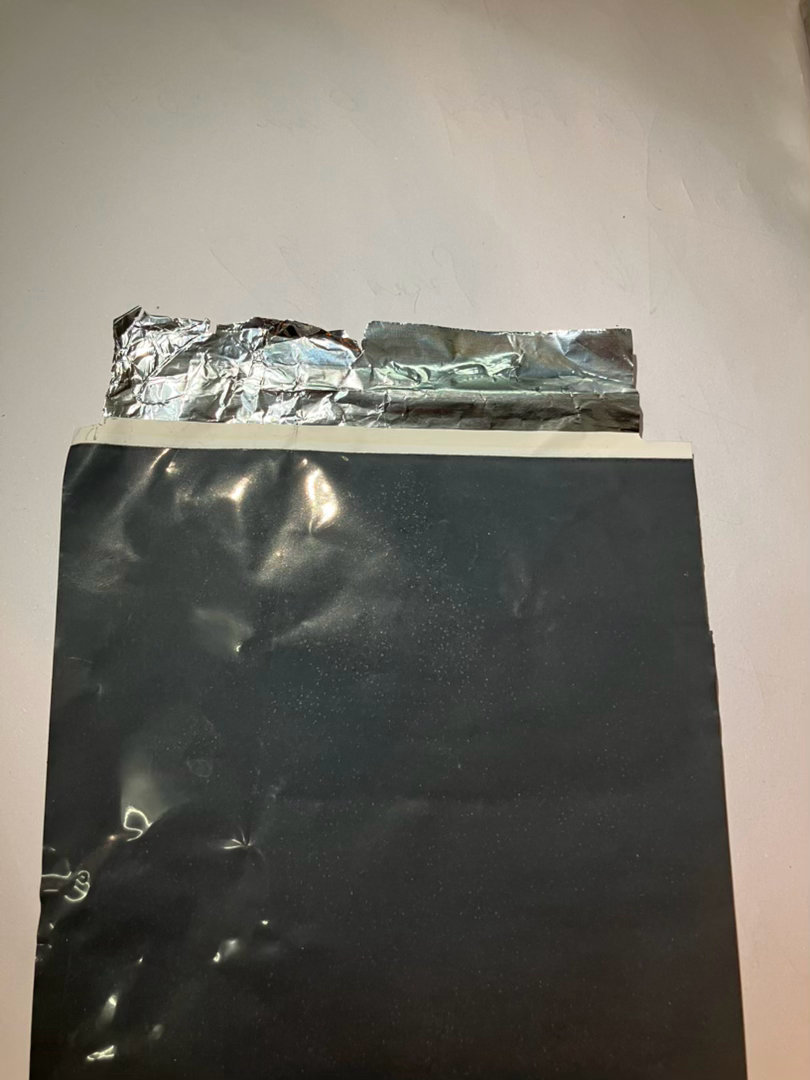 哎，没办法，下图是搭载于比亚迪唐LEV车型上，行驶大约2万公里，拆解时电池电压3