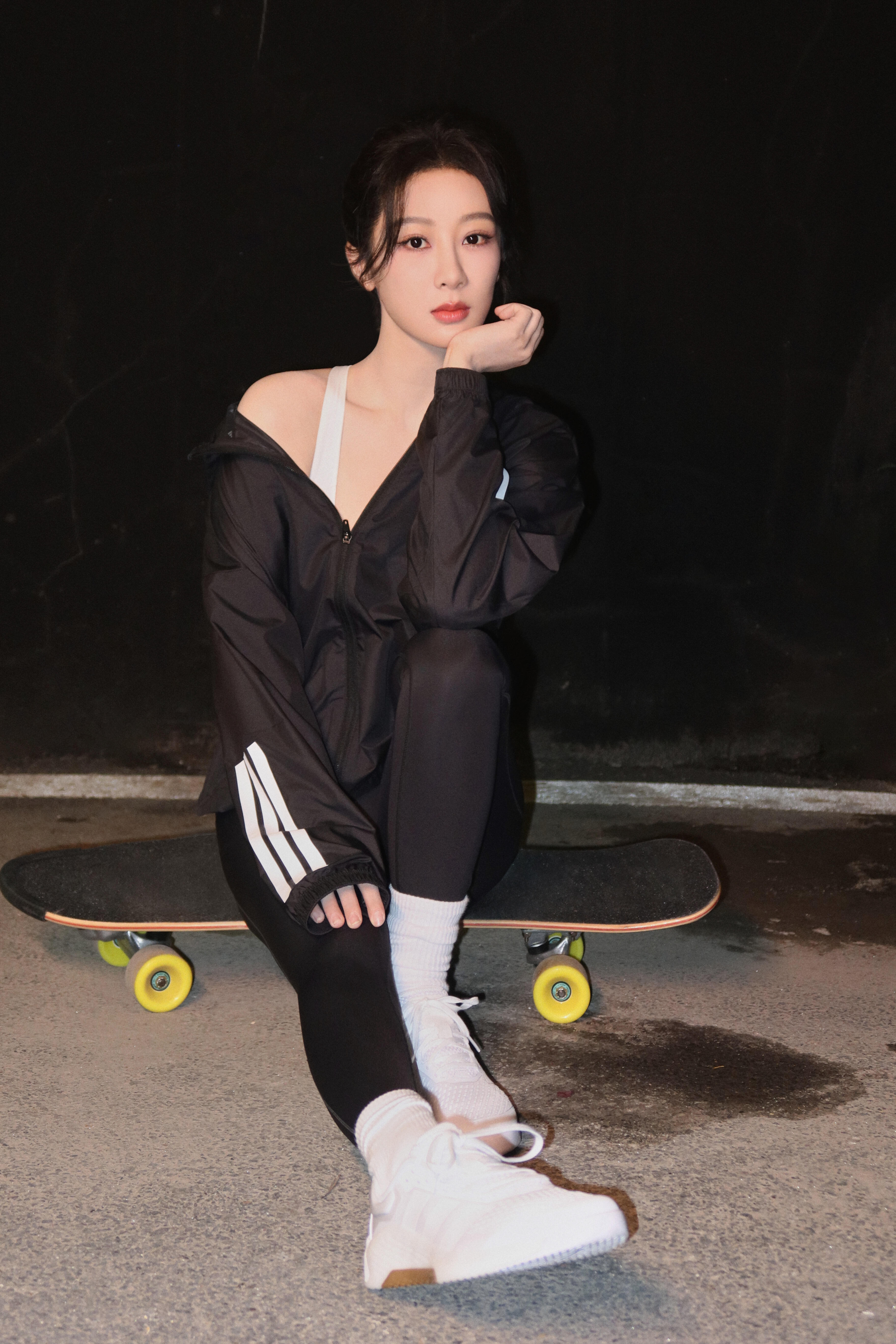 曝金鹰奖最佳女主角杨紫杨紫[超话] 杨紫这鲨鱼裤大长腿[爱慕][舔屏][爱慕] 