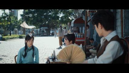 南部档案清汤涮毛肚这幕绷不住了剧集南部档案 蹲在旁边的小徒弟被辣得嘶哈嘶哈，师父