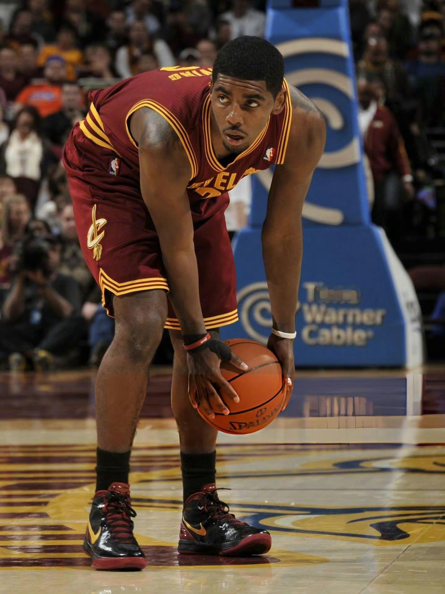 骑士欧文克利夫兰骑士 老照片回顾从青涩的新秀到如今的老将，不知不觉也过了好多年了