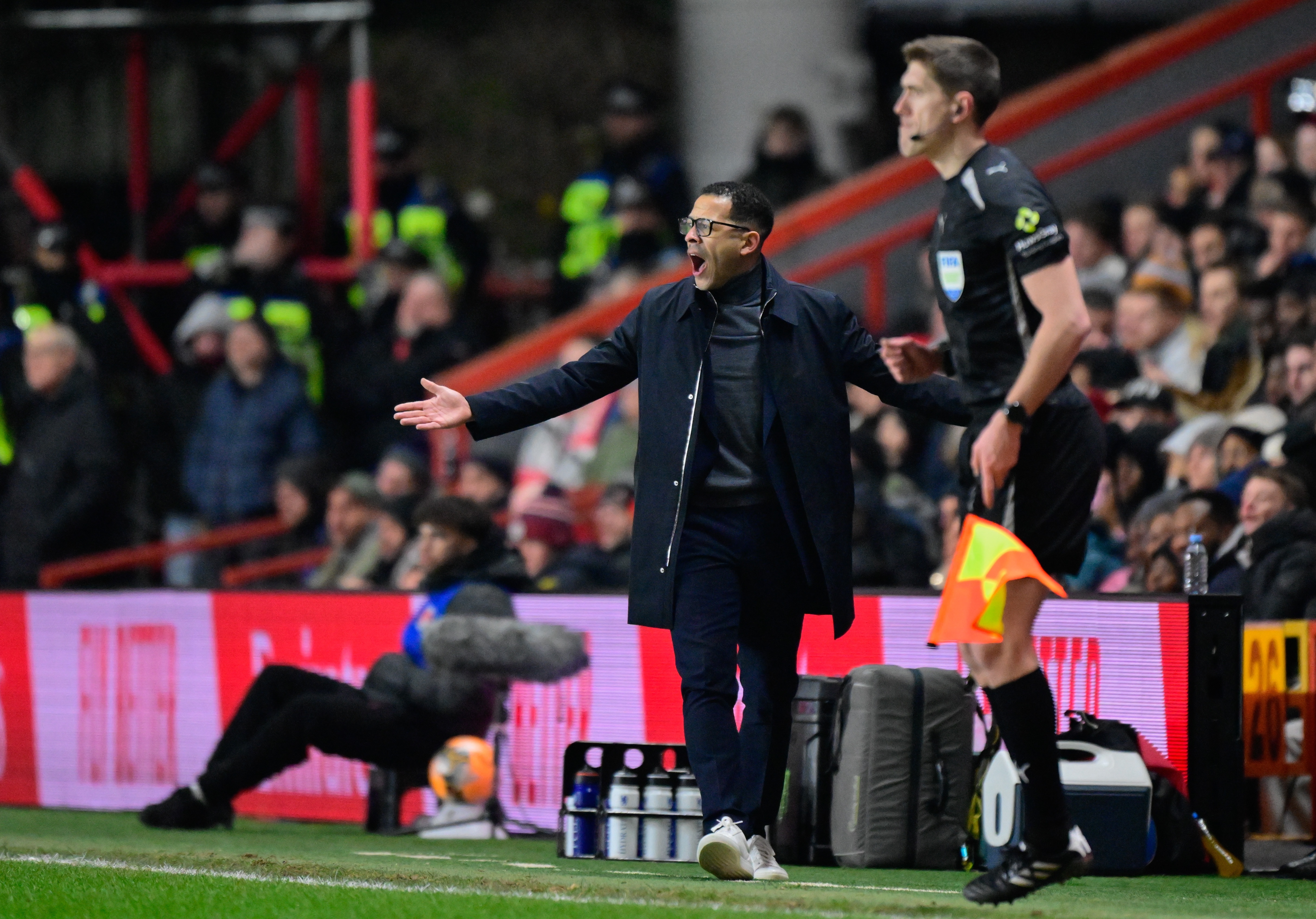 #评论员猛批切尔西主帅##切尔西欧冠惨败大巴黎#欧冠1/8决赛次回合，切尔西主场