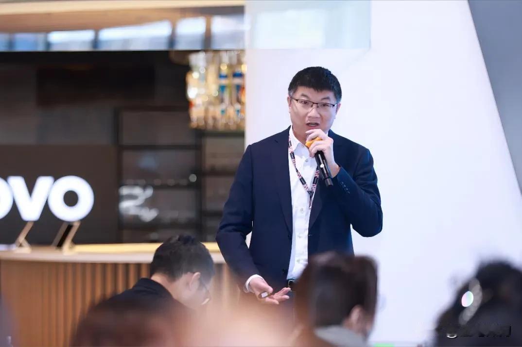 如何让服务器跑出加速度？最近，在联想擎智媒体沙龙活动中，联想中国区大客户业务群制