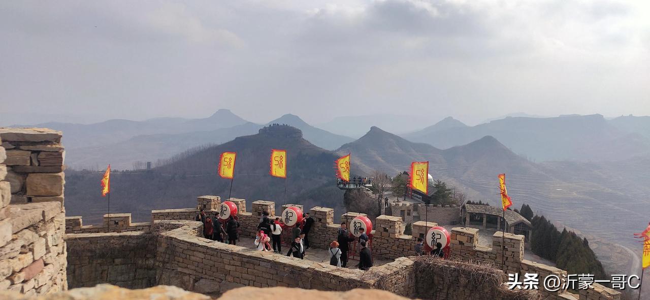 大家去过沂水纪王崮吗？这里离我们老家13公里，小时候去拾过地瓜皮子，山下面有几颗