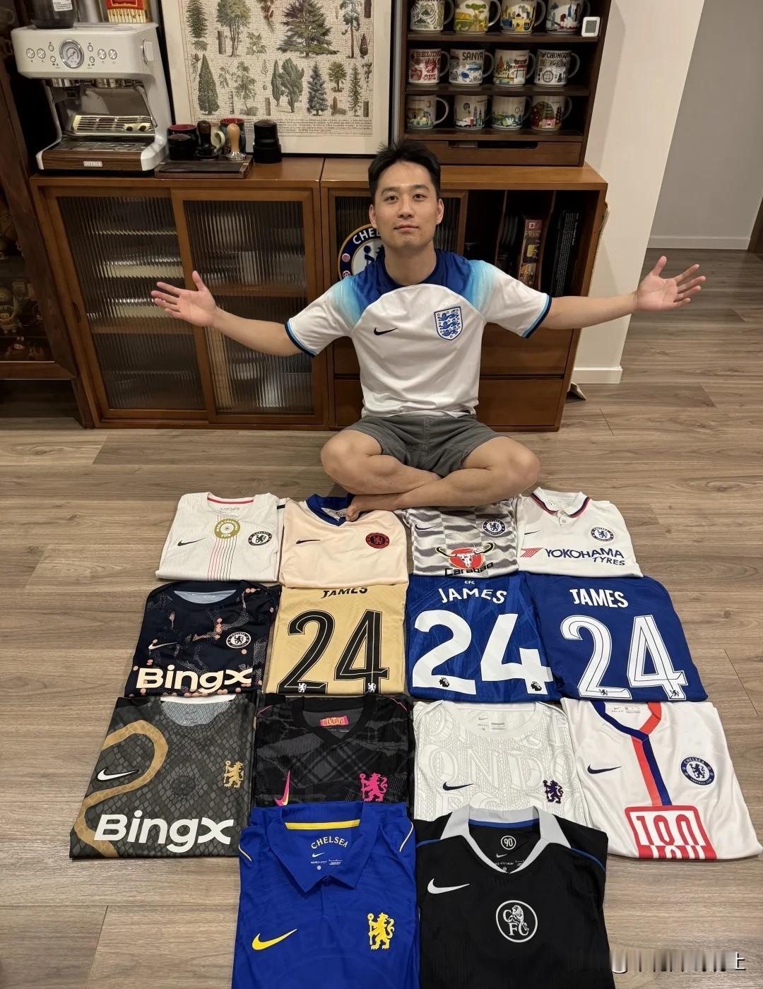 Once a Blue，Always a Blue
变成蓝军球迷是一件很偶然的事