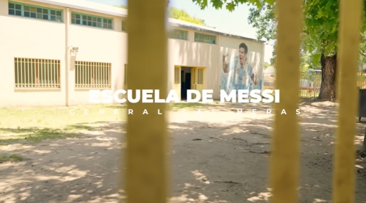 梅西课间沉迷踢球响铃不回教室，老师曾批评：马拉多纳只有一个11月27日讯 近日西