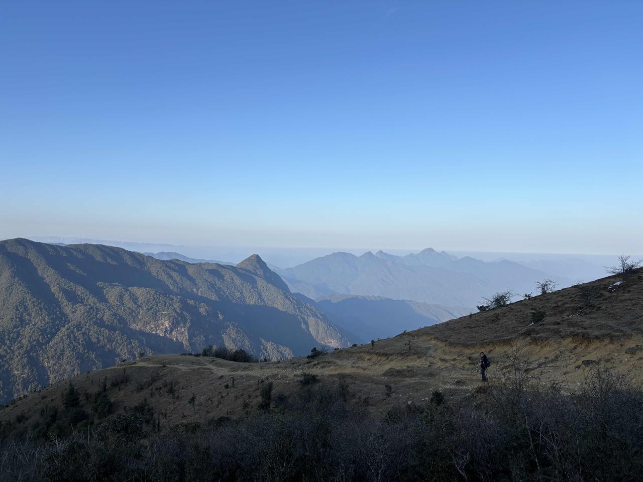 中老年教师的通透感悟就两点：
1．凡事不能过于认真。
当学生不认真读书时，跟家长