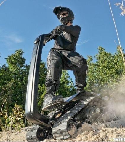 太硬核！解放军全地形电动滑板车投入实战，看似“玩具”实则杀器

你敢信吗？解放军