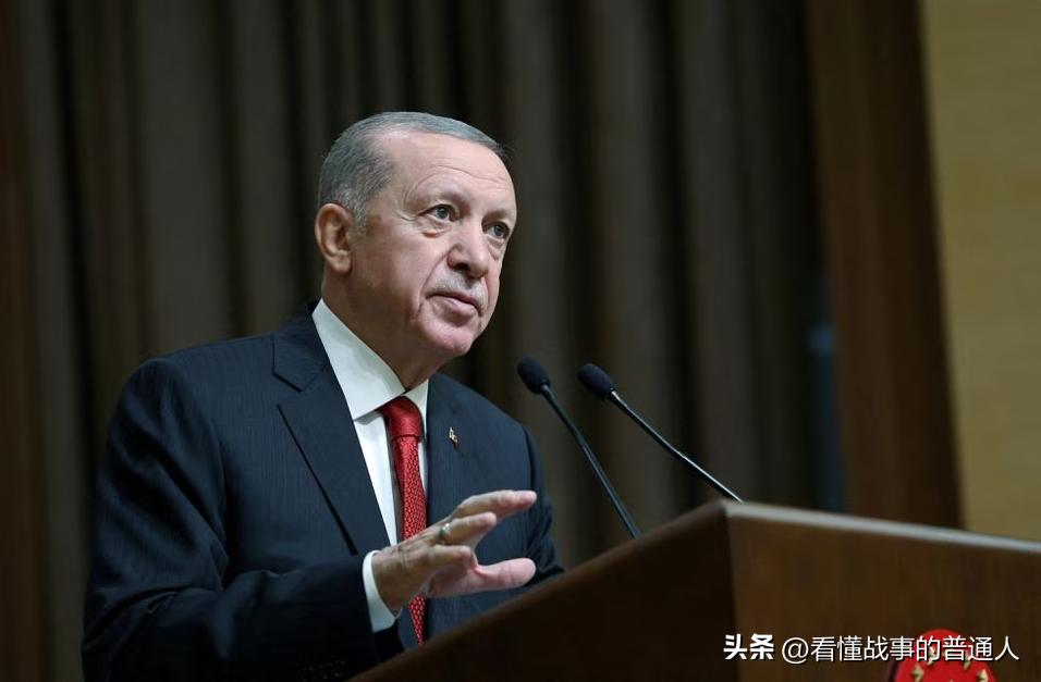 所有人都在盯着伊朗、美国、以色列三方互轰，没人注意到土耳其悄悄做了一件事：美军战