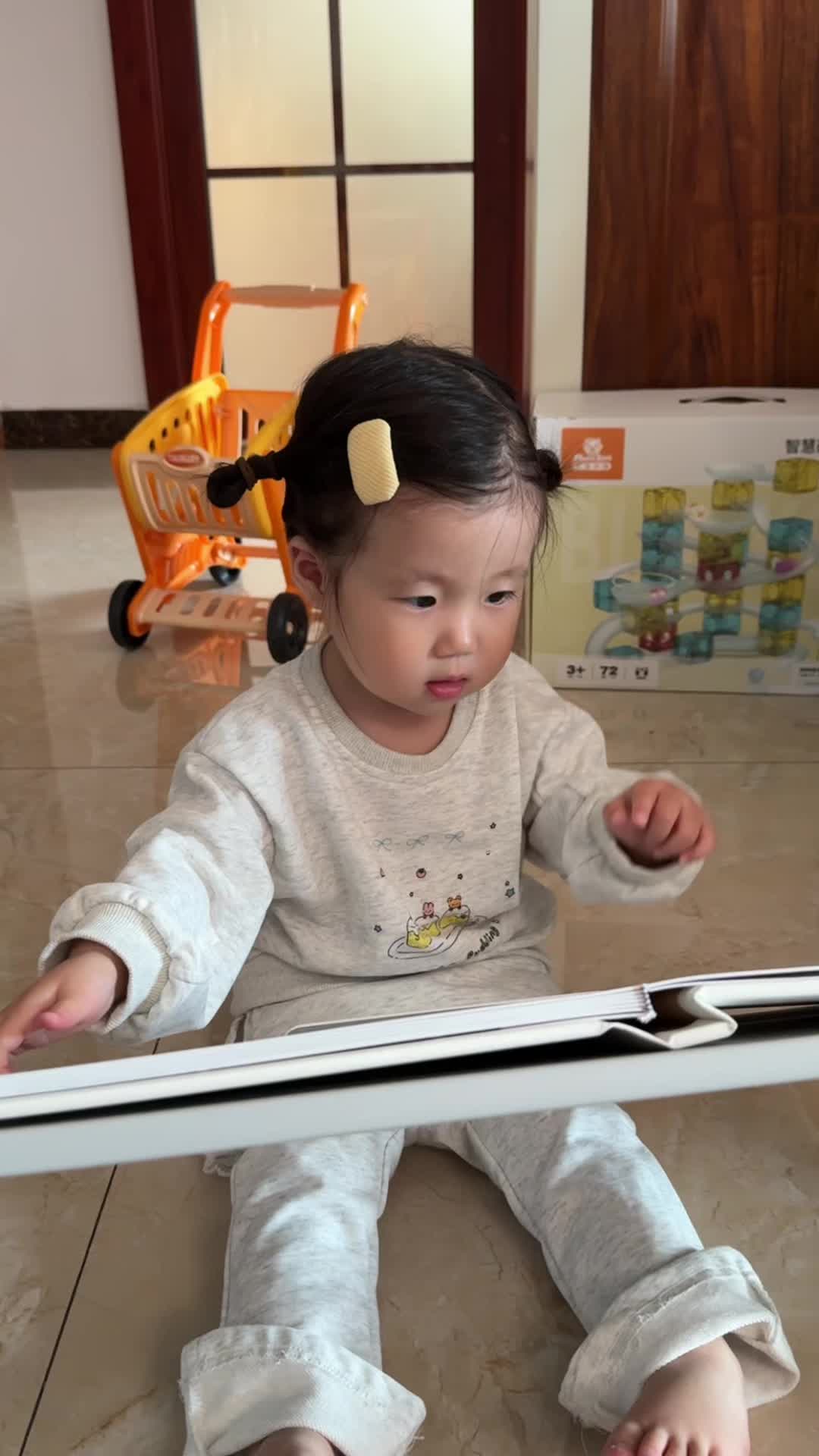 当了妈妈之后 学会了知足 大概是 看到我的女儿健康可爱 觉得人生也没什...
