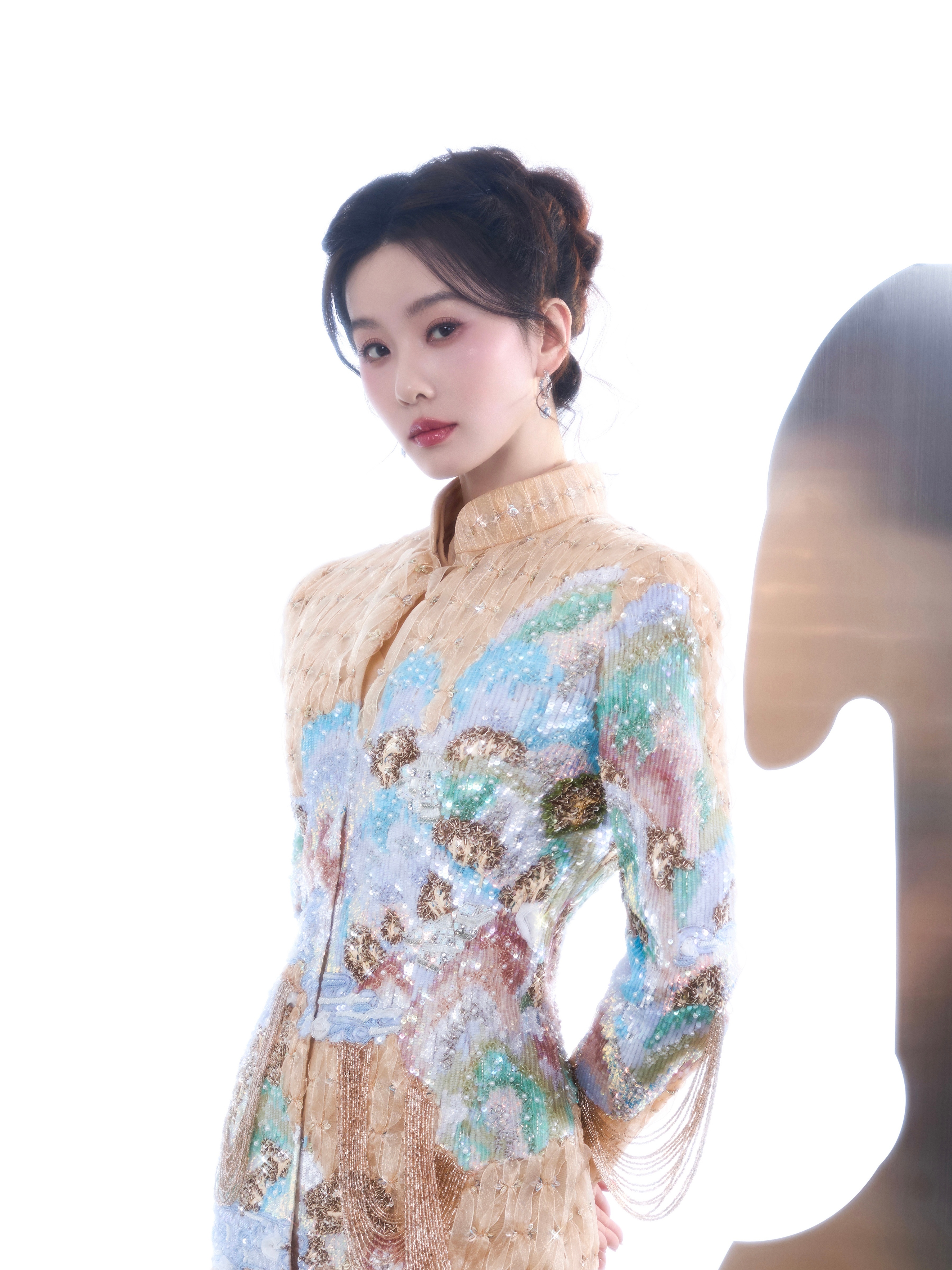 全球品牌代言人刘诗诗佩戴Qeelin Wulu系列拍摄新年写真