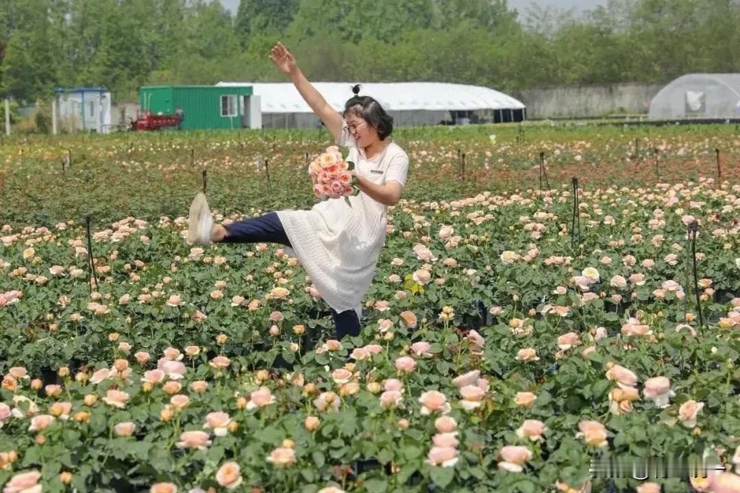 谣言背后：职场女性的坚守之路是如此艰辛！
近来，竟有几个公司外的熟人言我强势、霸