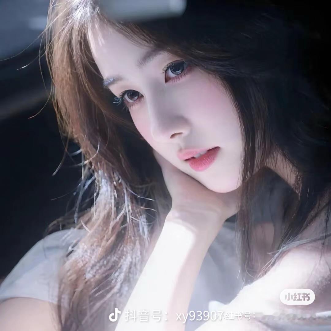 我必须要指责白鹿了！！白鹿你下次录奔跑吧，不要站在角落里了，你一顶流花理应站在最