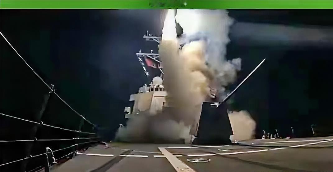 特朗普证实：
美军对尼日利亚极端组织发动打击
 
25日傍晚，美国前总统特朗普在