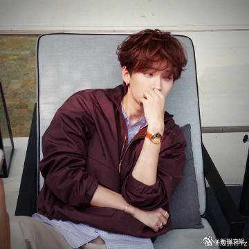 周翊然好有少年感周翊然红发造型 周翊然红发造型亮相，少年气质直接拉满！ ​​​