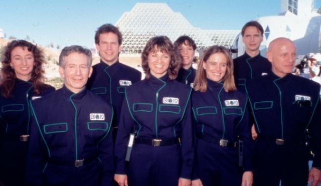 1991年，美国特意做了一个轰动全球的实验，把4男4女关在一起两年 ，自给自足模