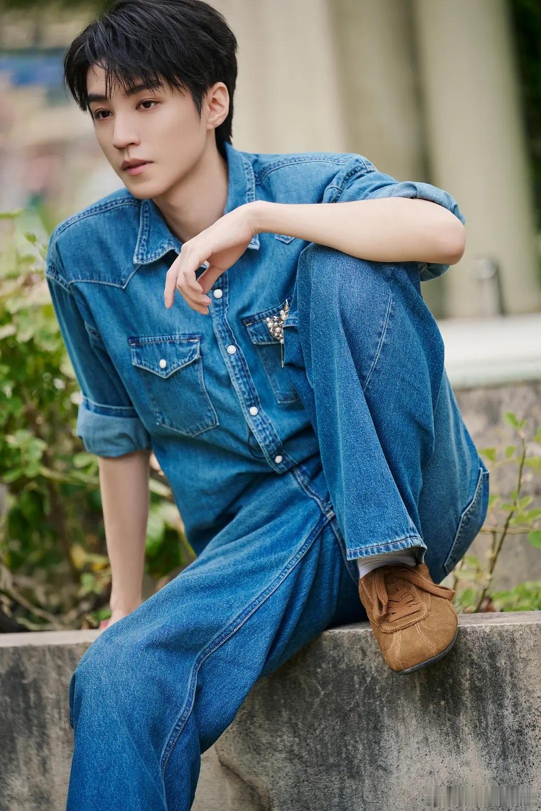 王俊凯最近几次营业图怎么样？称得上少年感满满了吧！ 