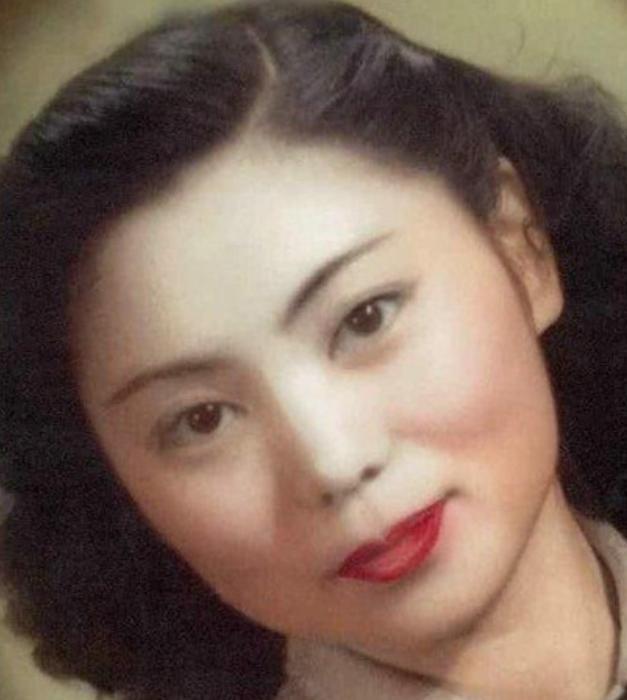 上甘岭唯一女兵刘禄曾，1979年访美时竟被餐厅老板一眼认出她是谁？
1950年1