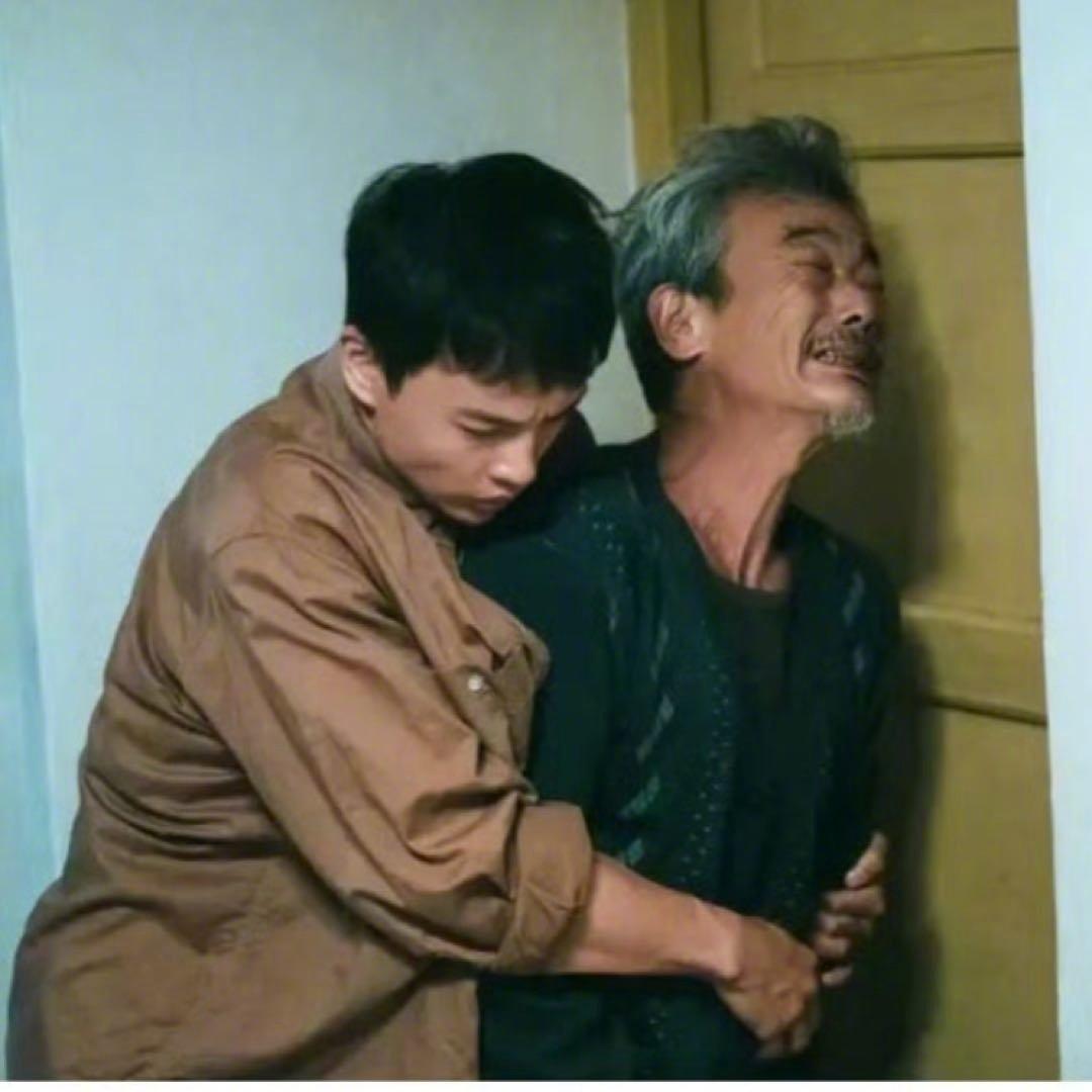 罗文忠因为和家里子女闹了矛盾，被儿女以疑似精神障碍为由，强行送进了精神病院，之后