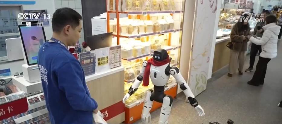 上证报：机器人在春晚舞台持续“出圈”，也为机器人表演租赁市场添一把火。相关从业者