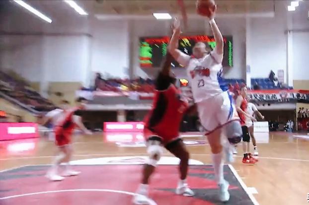 卡特换成了卡鲁，刘禹彤对上班克斯，武汉女篮主场58：93不敌上海女篮。

刚结束