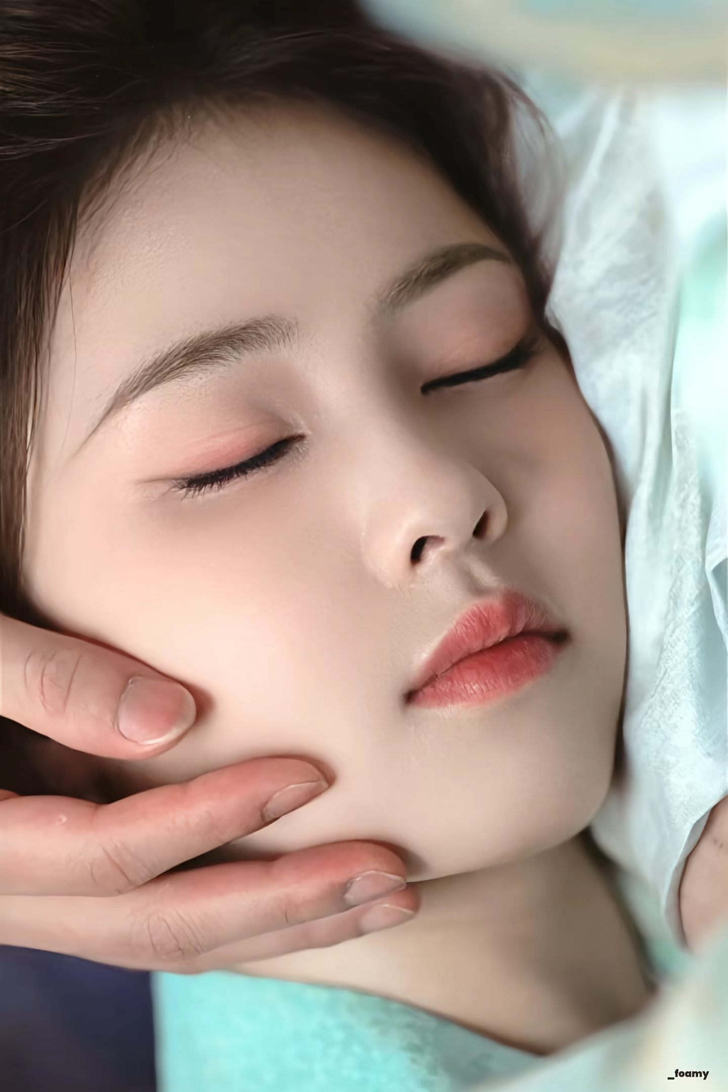 小猪包白鹿皮肤底子也太好了吧，难怪叫牛奶皮肤白梦妍呢 