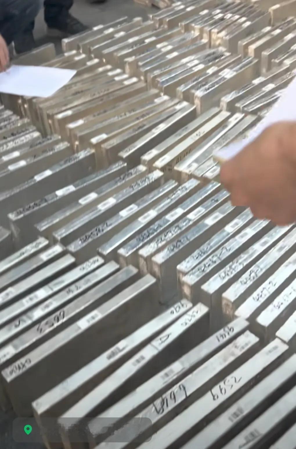 最近这银价真是涨疯了，有人说是市场供不应求的结果，也有人说，是不是西方要打仗了？