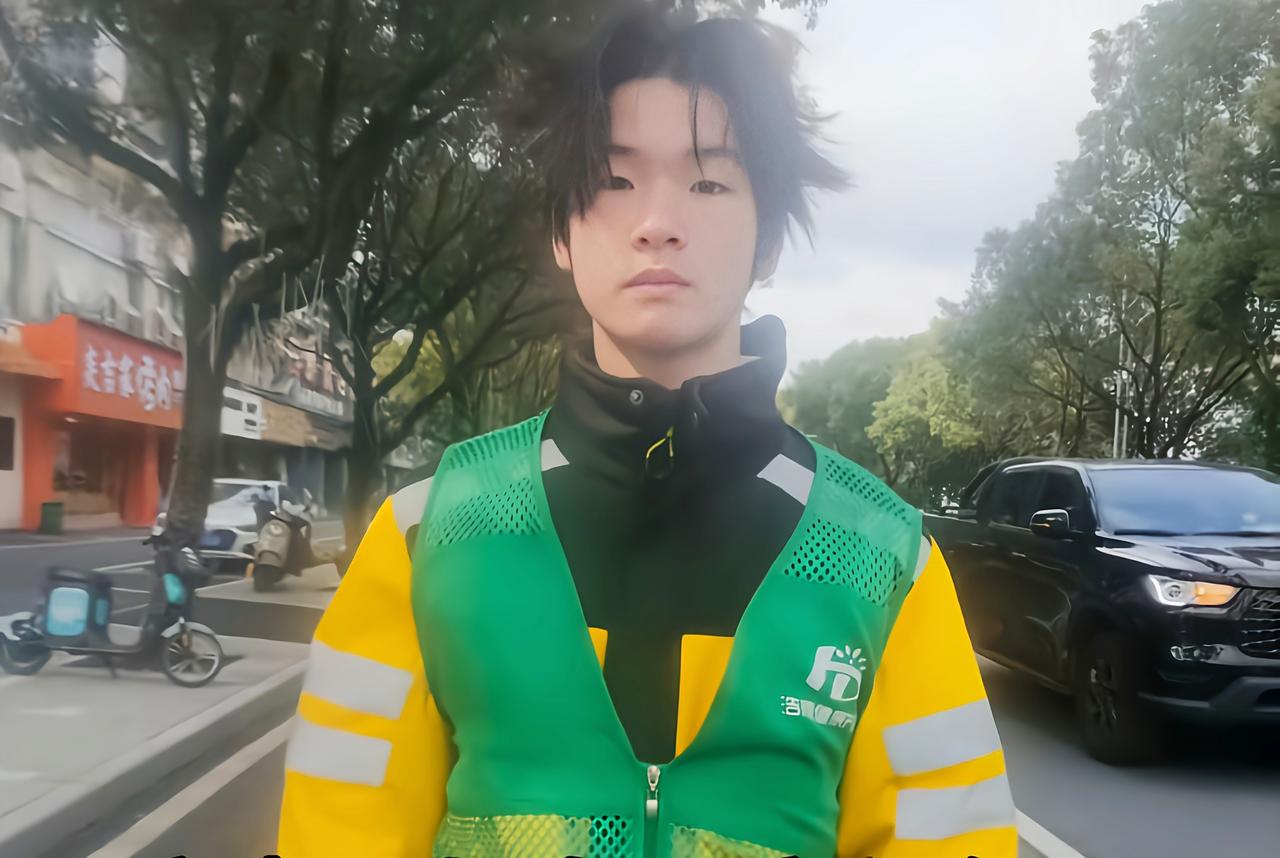 19岁的叶文斌，太犟了！在云南，边防苦劝他，说对面是诈骗陷阱，他不听，边防联系了