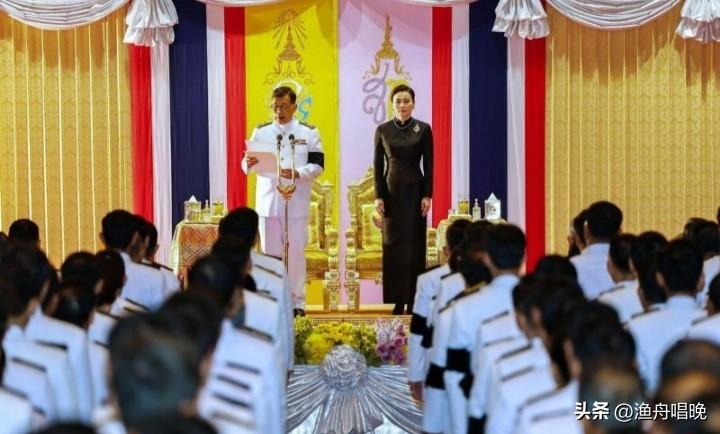 快讯！泰国选出新下议院议长！
 
3月14日，泰王哇集拉隆功亲自主持国会开幕仪式