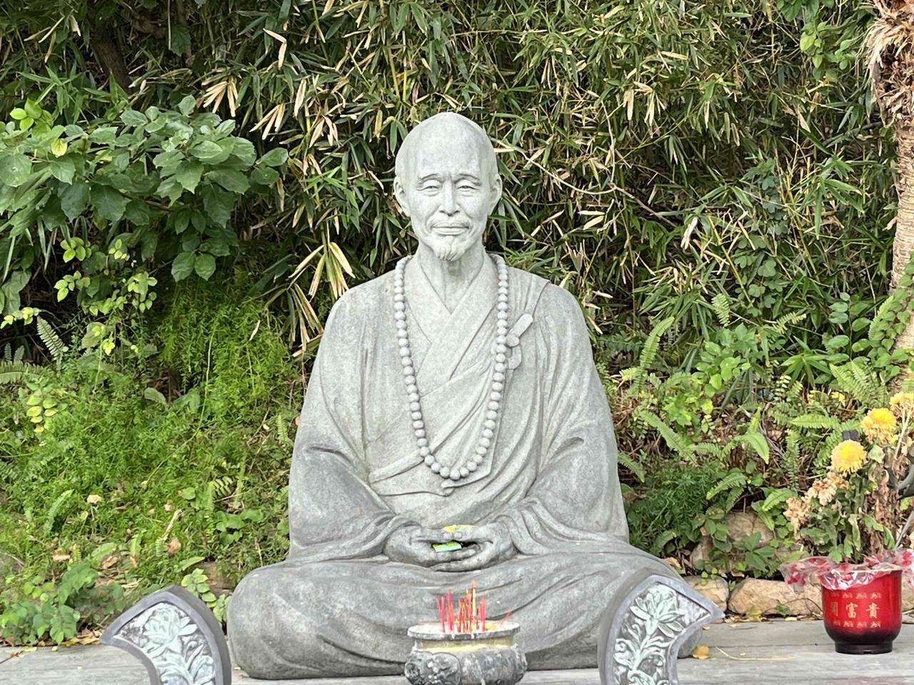 厦门市鼓浪屿日光岩寺，建有弘一大师纪念园……
2025年12月，我用手机摄影的照