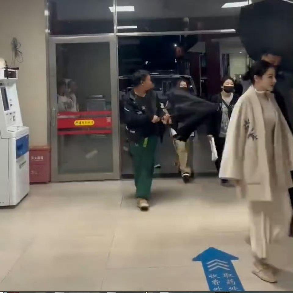 哇哇⚆ɞ⚆斯哈