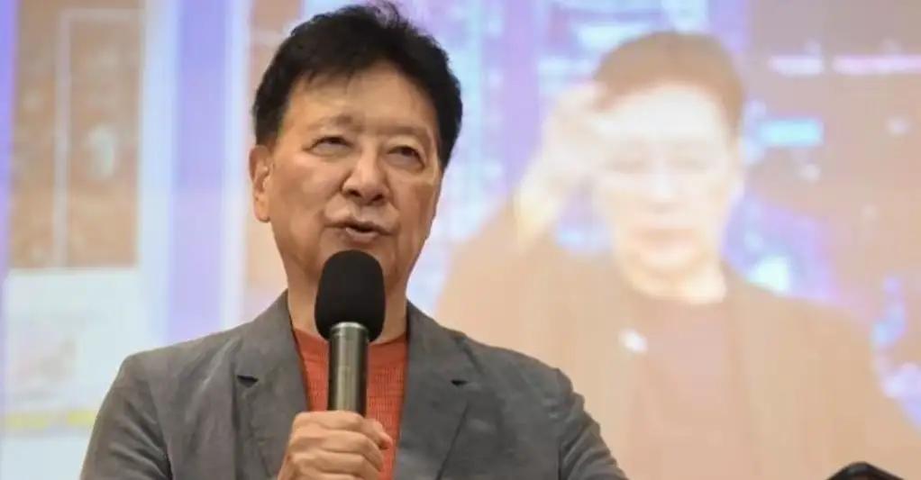 赵少康叽叽歪歪，表达了对郑丽文的不满，他说不管是蓝营里面的深蓝还是浅蓝当选党主席